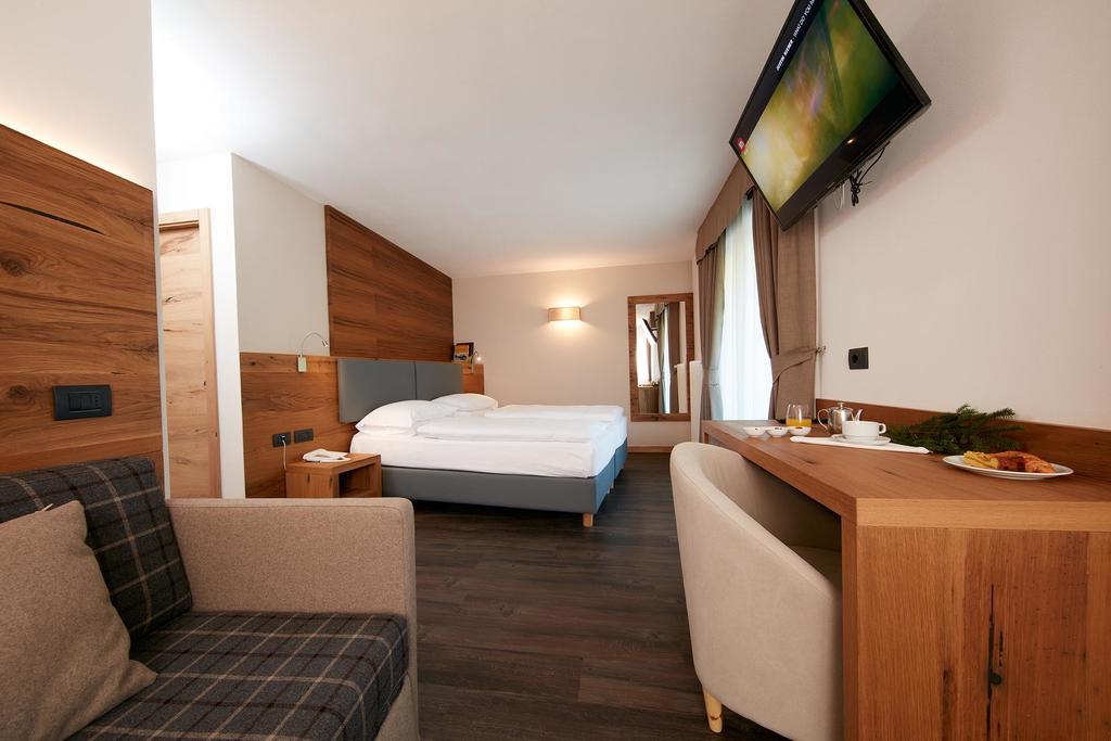 Valacia Hotel Pozza di Fassa