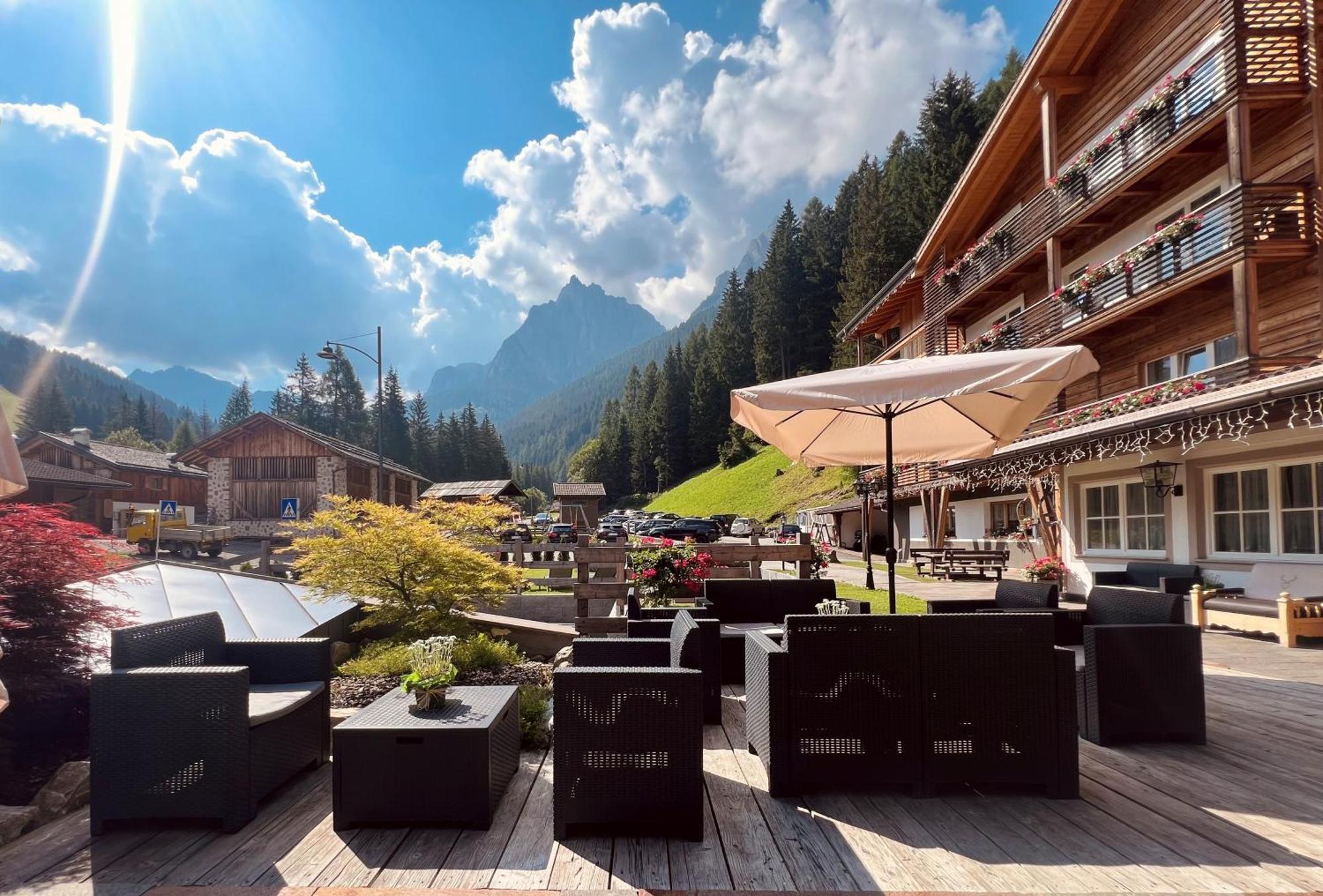 Valacia Hotel Pozza di Fassa