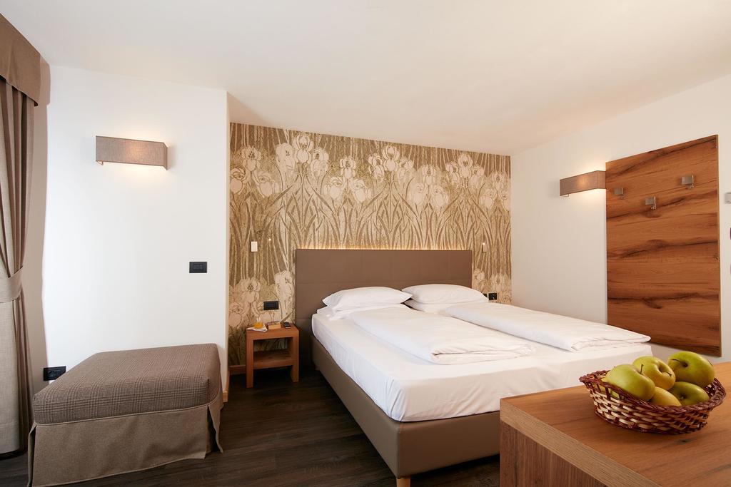 Hotel Valacia Pozza di Fassa